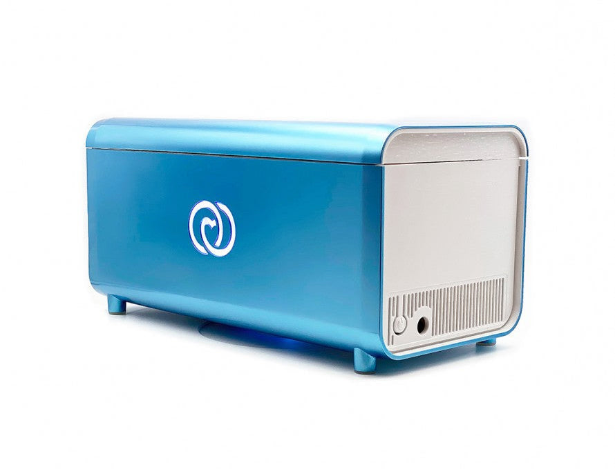 Lifeina Box, the world's smallest intelligent fridge, for the safe transport of medication.